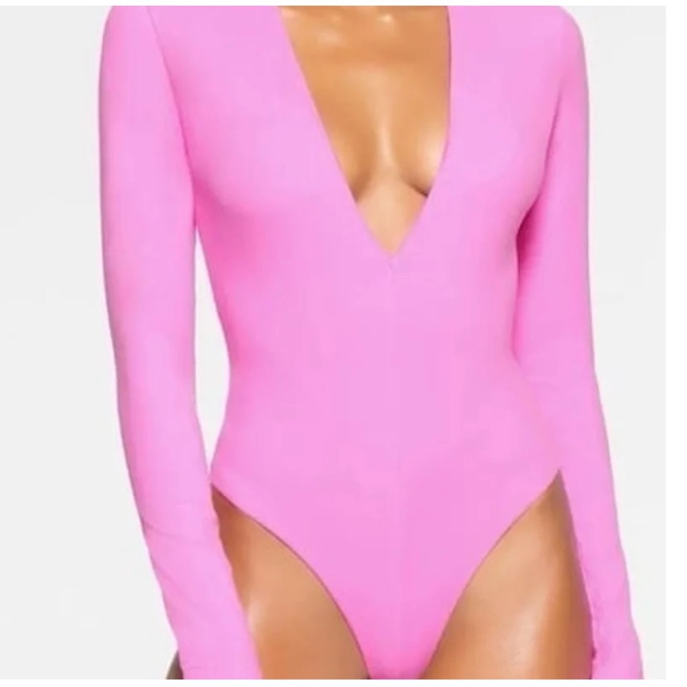 SKIMS NWT  plunge bodysuit